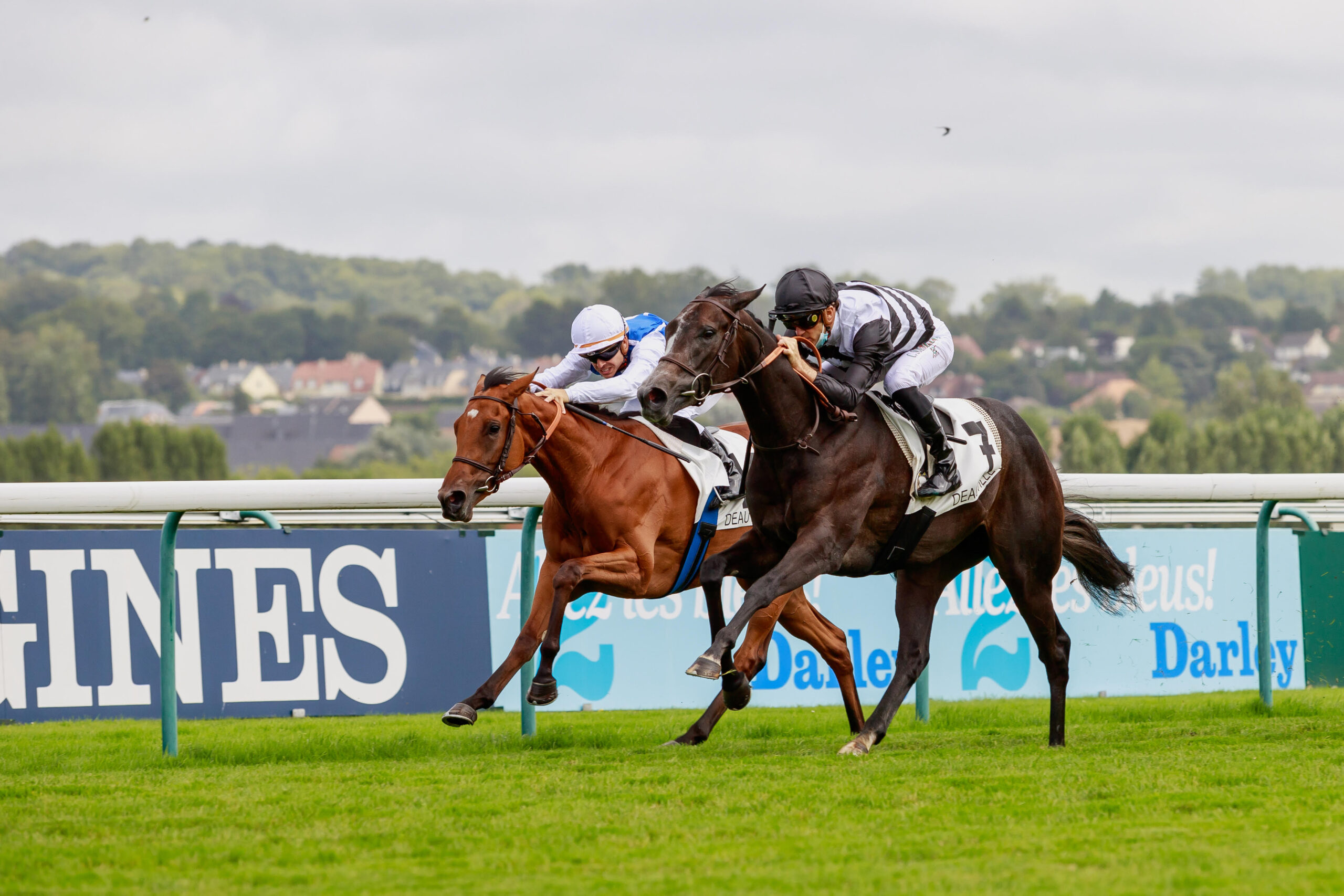 Marvellous Mangoustine & Magic Mosse Team Up for G1 French Guineas Victory